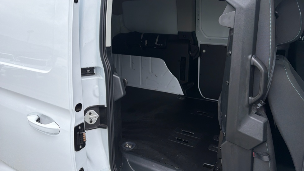 Ford Transit Connect 250 L2 Petrol 1.5 EcoBoost PHEV 150 Active FlexCab Van Auto - Image 5