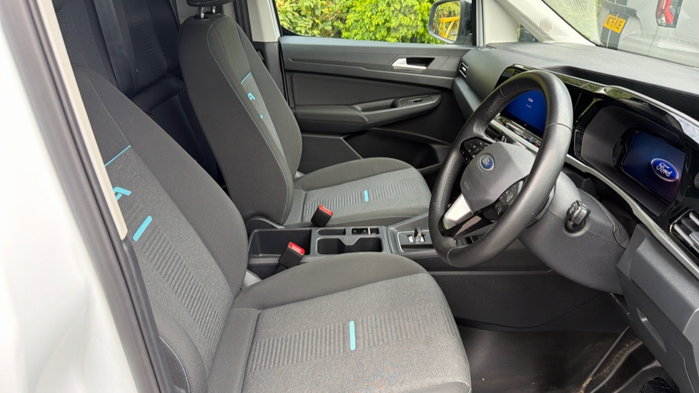 Ford Transit Connect 250 L2 Petrol 1.5 EcoBoost PHEV 150 Active FlexCab Van Auto - Image 6