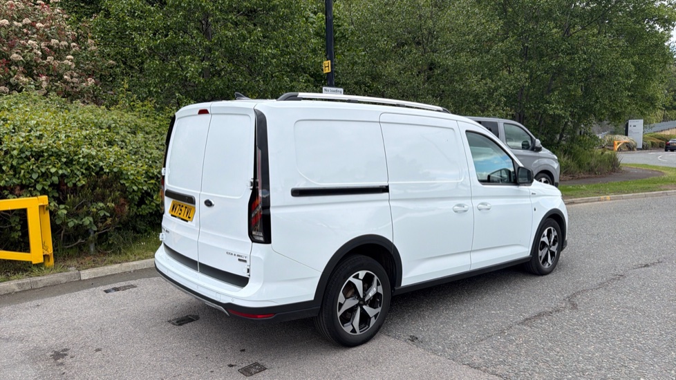 Ford Transit Connect 250 L2 Petrol 1.5 EcoBoost PHEV 150 Active FlexCab Van Auto - Image 10