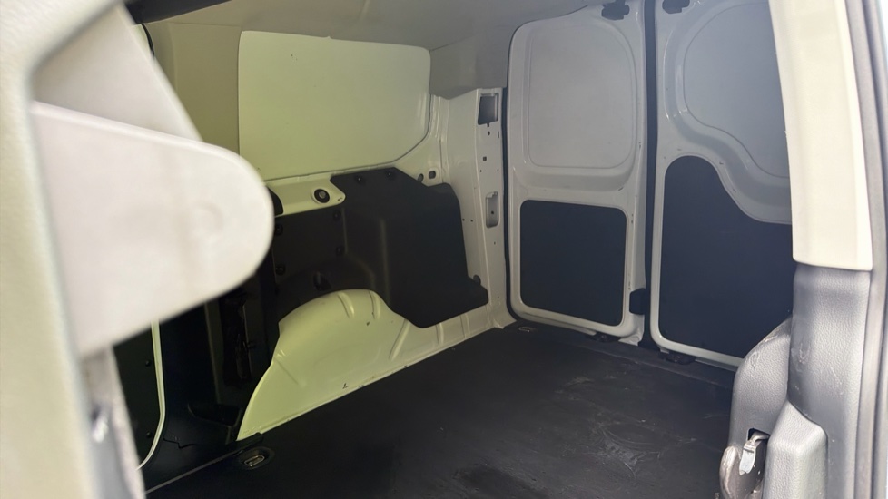 Ford Transit Connect 250 L2 Petrol 1.5 EcoBoost PHEV 150 Active FlexCab Van Auto - Image 14