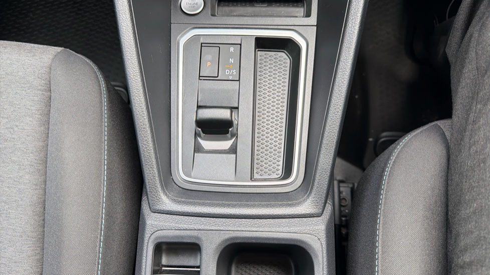 Ford Transit Connect 250 L2 Petrol 1.5 EcoBoost PHEV 150 Active FlexCab Van Auto - Image 25