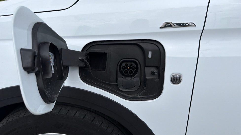 Ford Transit Connect 250 L2 Petrol 1.5 EcoBoost PHEV 150 Active FlexCab Van Auto - Image 36