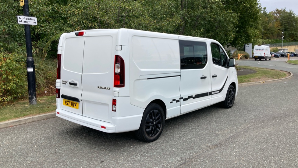 Renault Trafic Lwb Special Edition LL30 ENERGY dCi 145 Black Edition Crew Van - Image 10