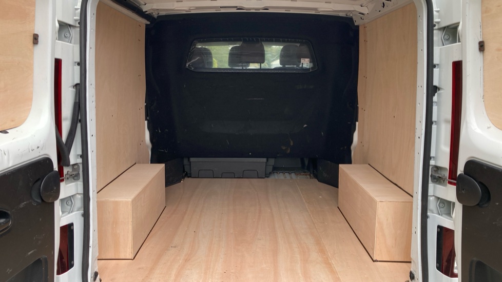 Renault Trafic Lwb Special Edition LL30 ENERGY dCi 145 Black Edition Crew Van - Image 12