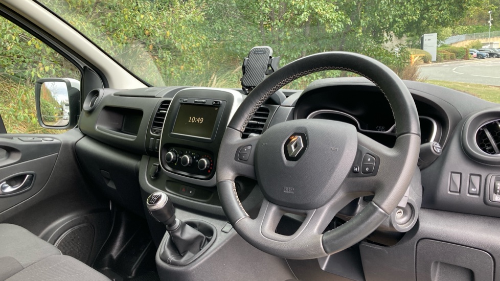 Renault Trafic Lwb Special Edition LL30 ENERGY dCi 145 Black Edition Crew Van - Image 16