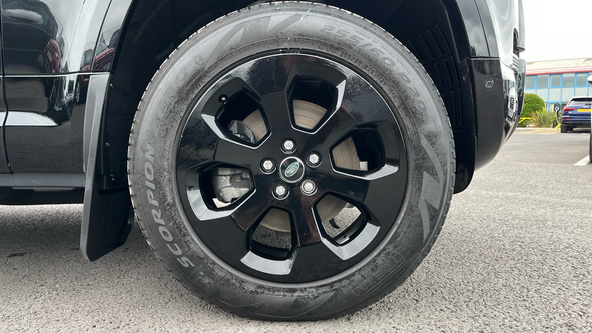 Used Land Rover Defender 110 2.0 P300 X-Dynamic SE Auto 4WD Euro 6 (s/s) 5dr - Image 14