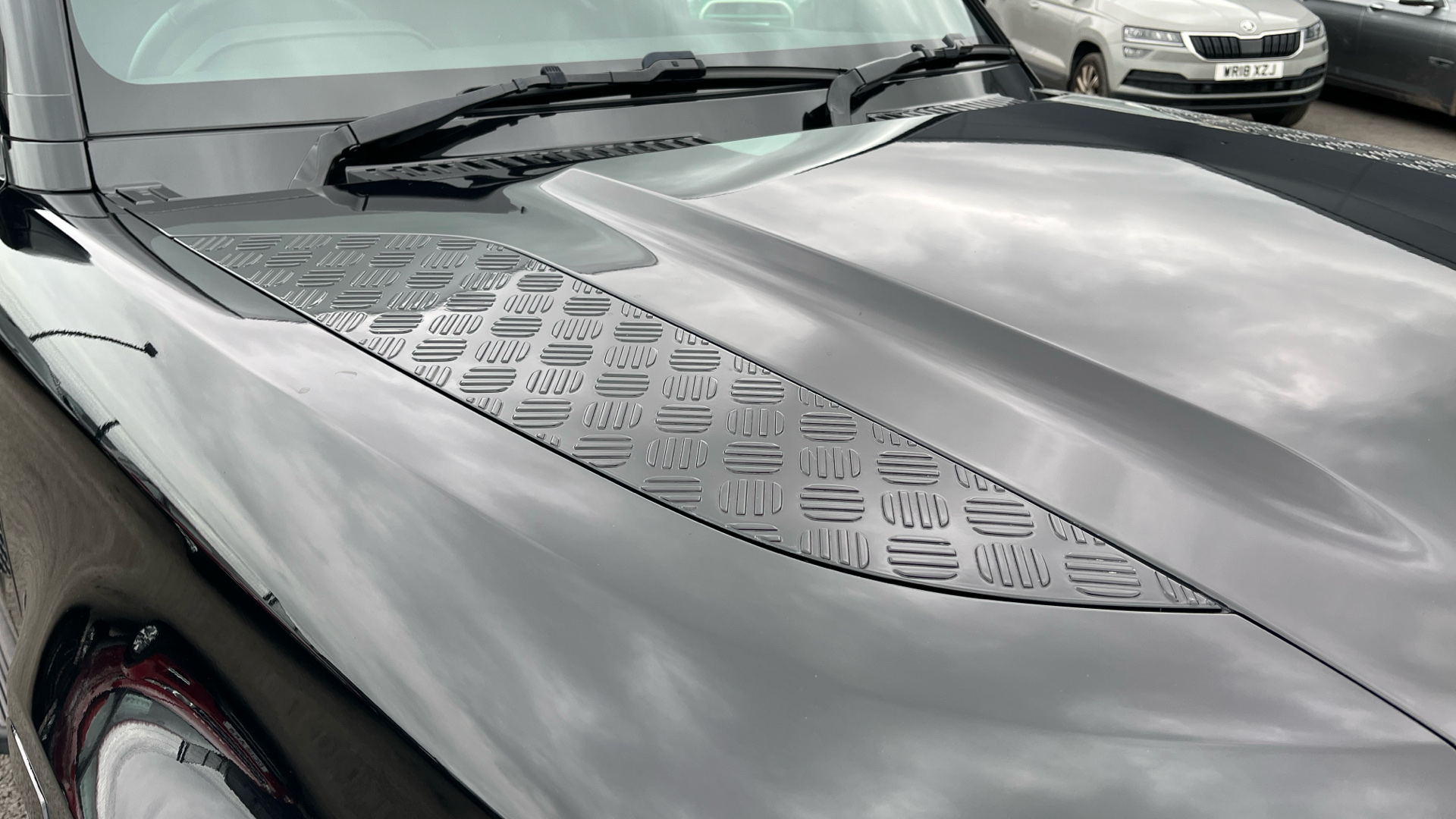 Used Land Rover Defender 110 2.0 P300 X-Dynamic SE Auto 4WD Euro 6 (s/s) 5dr - Image 21