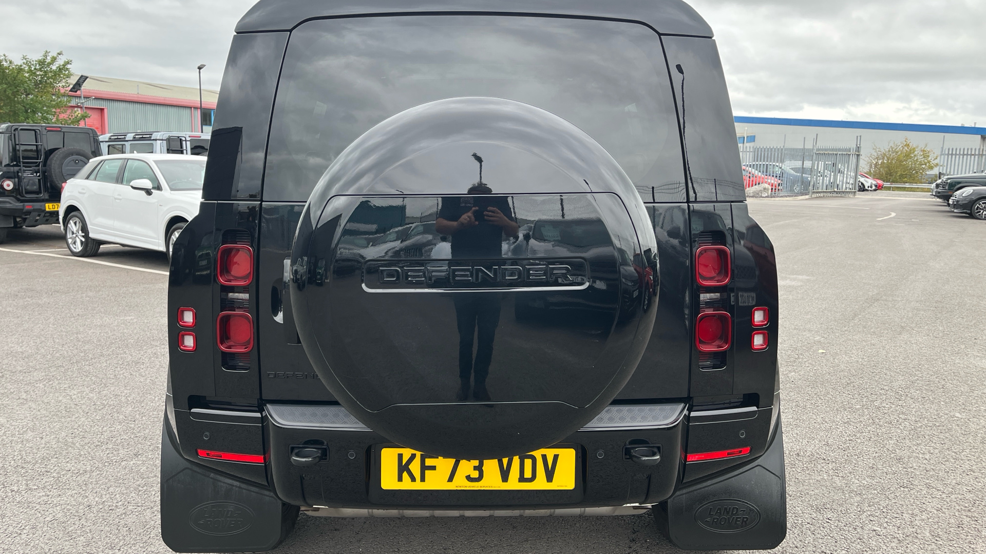 Used Land Rover Defender 110 2.0 P300 X-Dynamic SE Auto 4WD Euro 6 (s/s) 5dr - Image 23