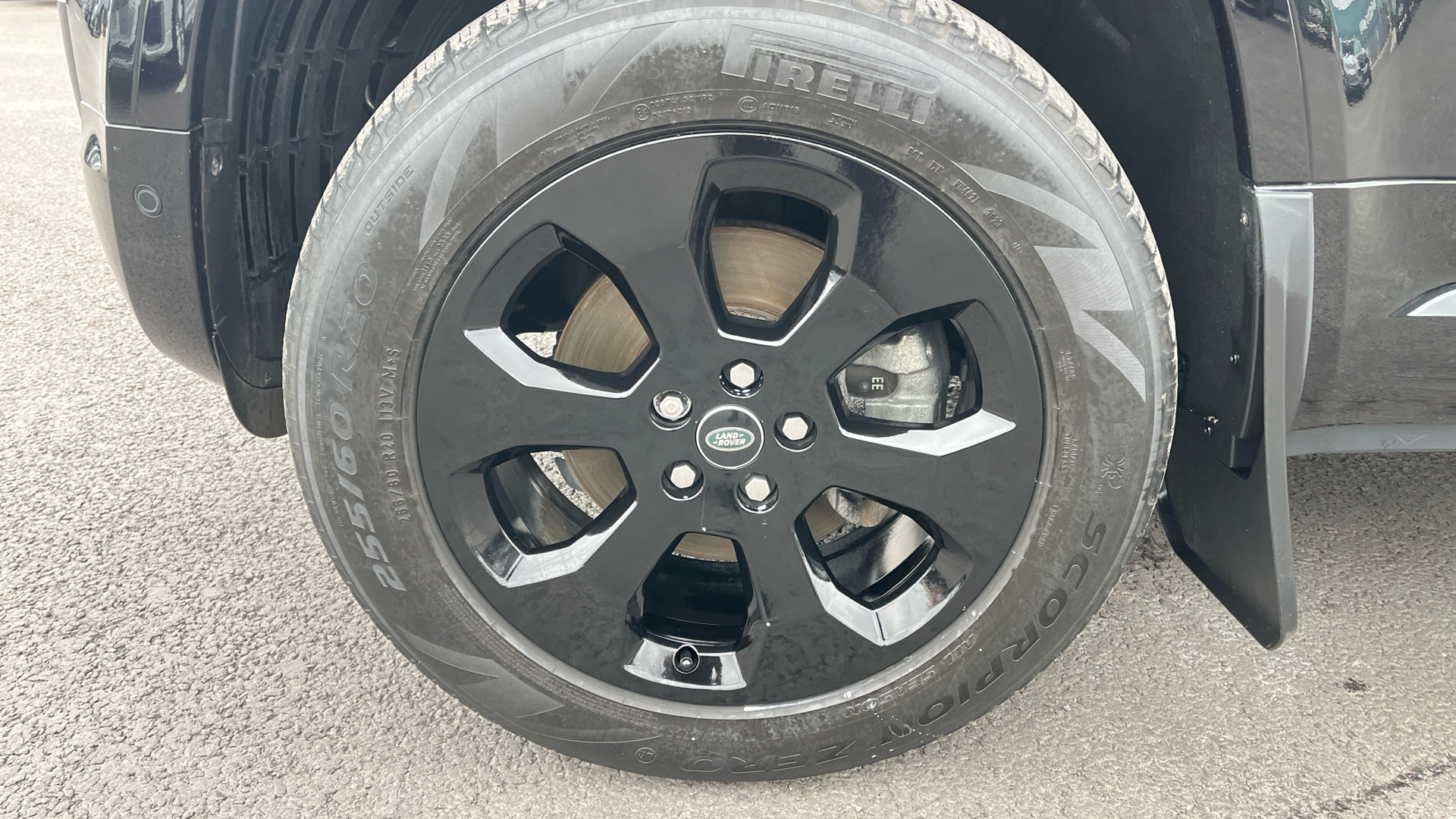 Used Land Rover Defender 110 2.0 P300 X-Dynamic SE Auto 4WD Euro 6 (s/s) 5dr - Image 29