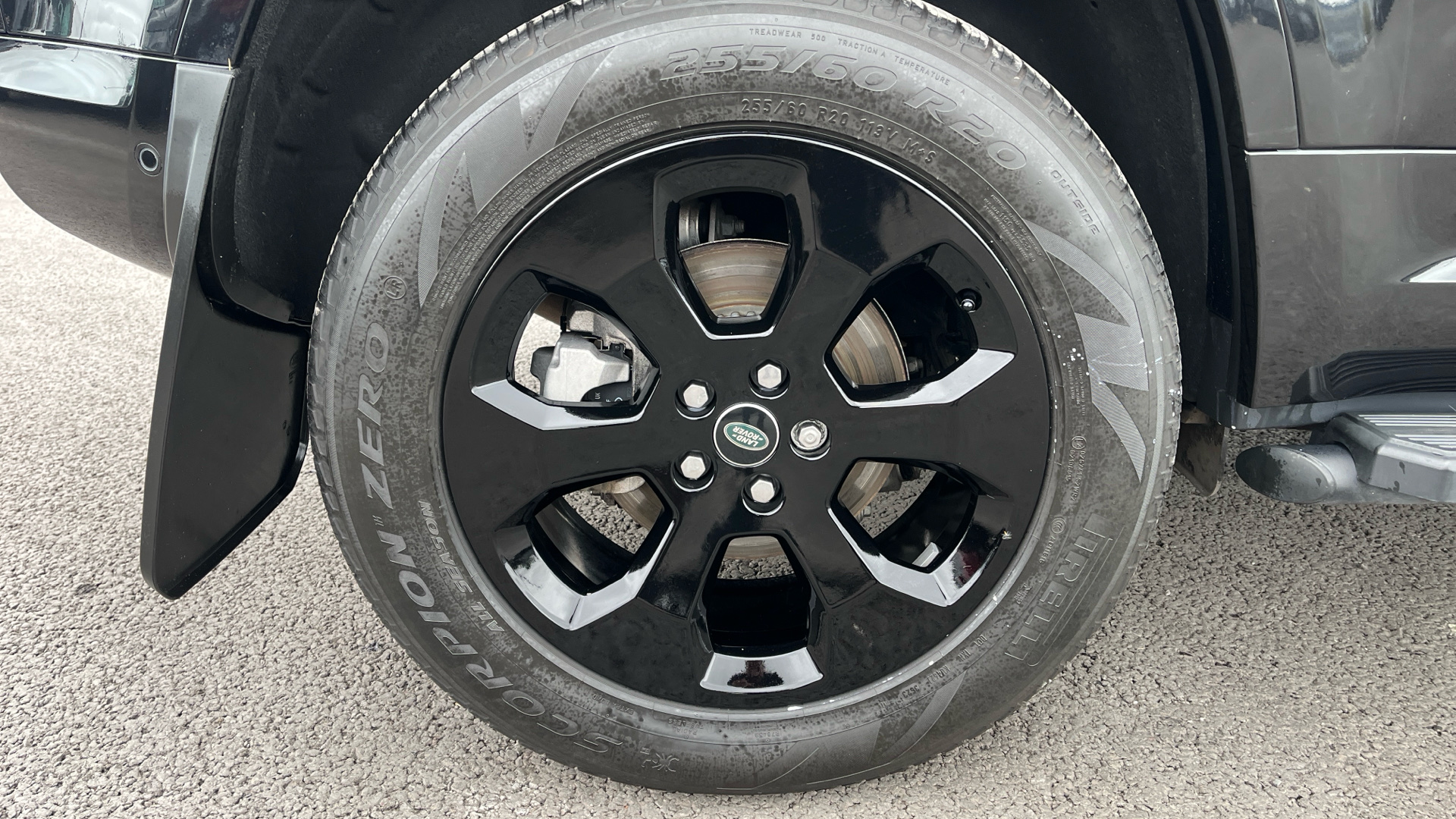 Used Land Rover Defender 110 2.0 P300 X-Dynamic SE Auto 4WD Euro 6 (s/s) 5dr - Image 31