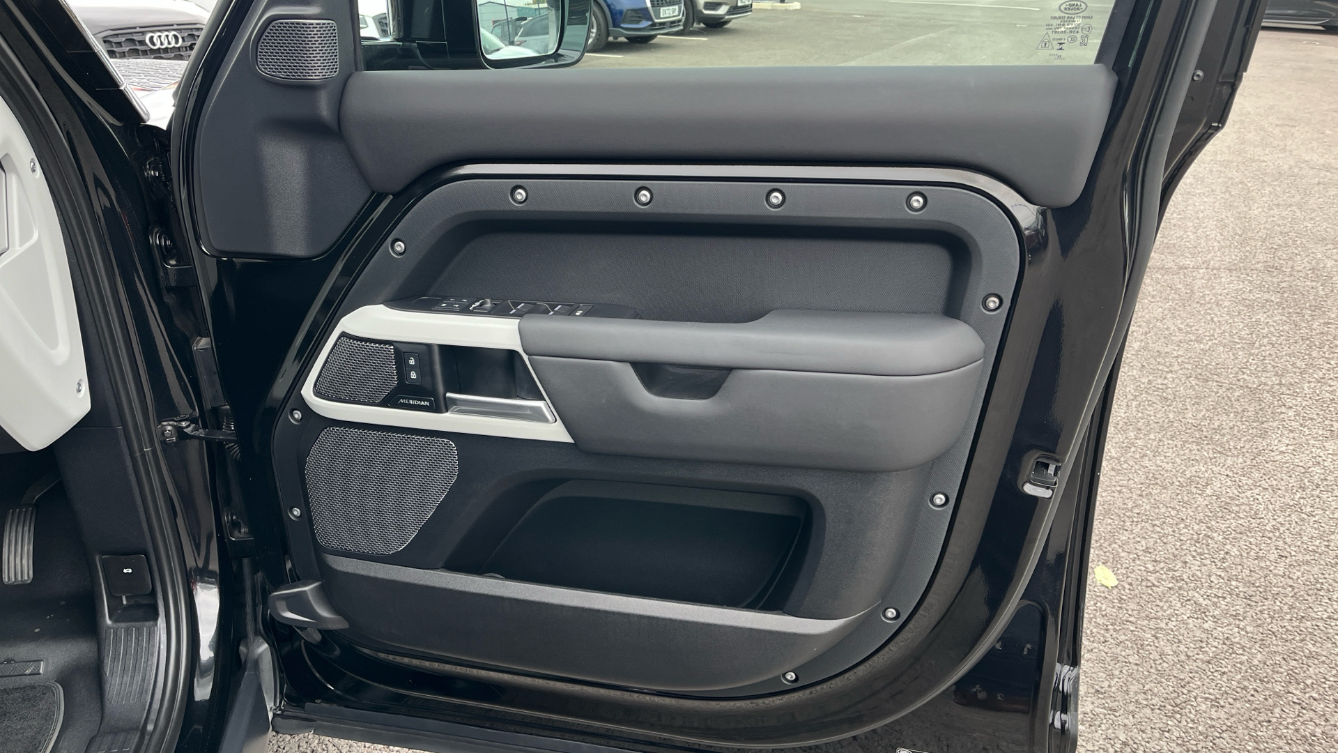 Used Land Rover Defender 110 2.0 P300 X-Dynamic SE Auto 4WD Euro 6 (s/s) 5dr - Image 35