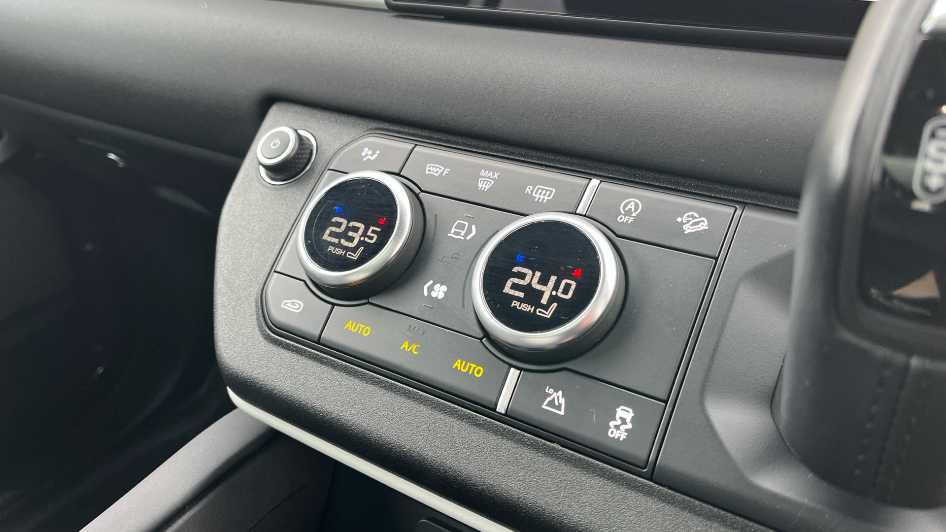 Used Land Rover Defender 110 2.0 P300 X-Dynamic SE Auto 4WD Euro 6 (s/s) 5dr - Image 41