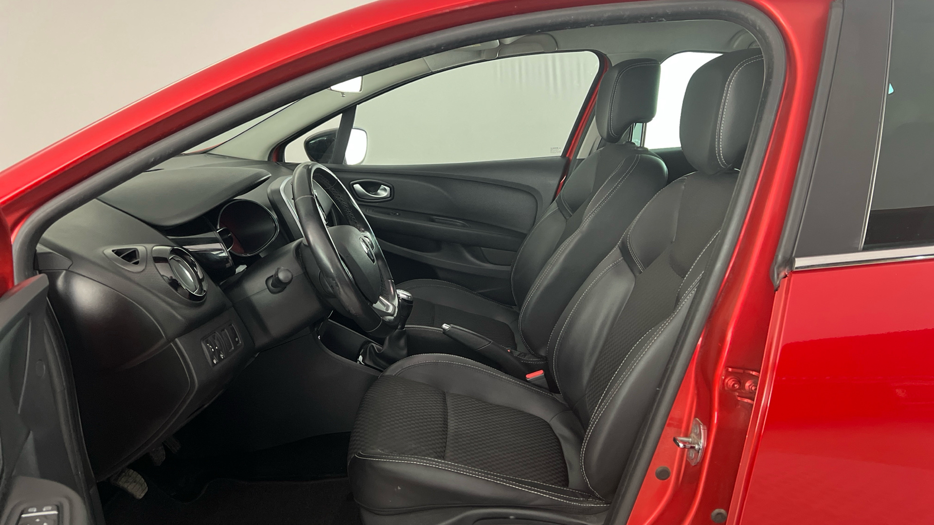 Renault Clio - 11