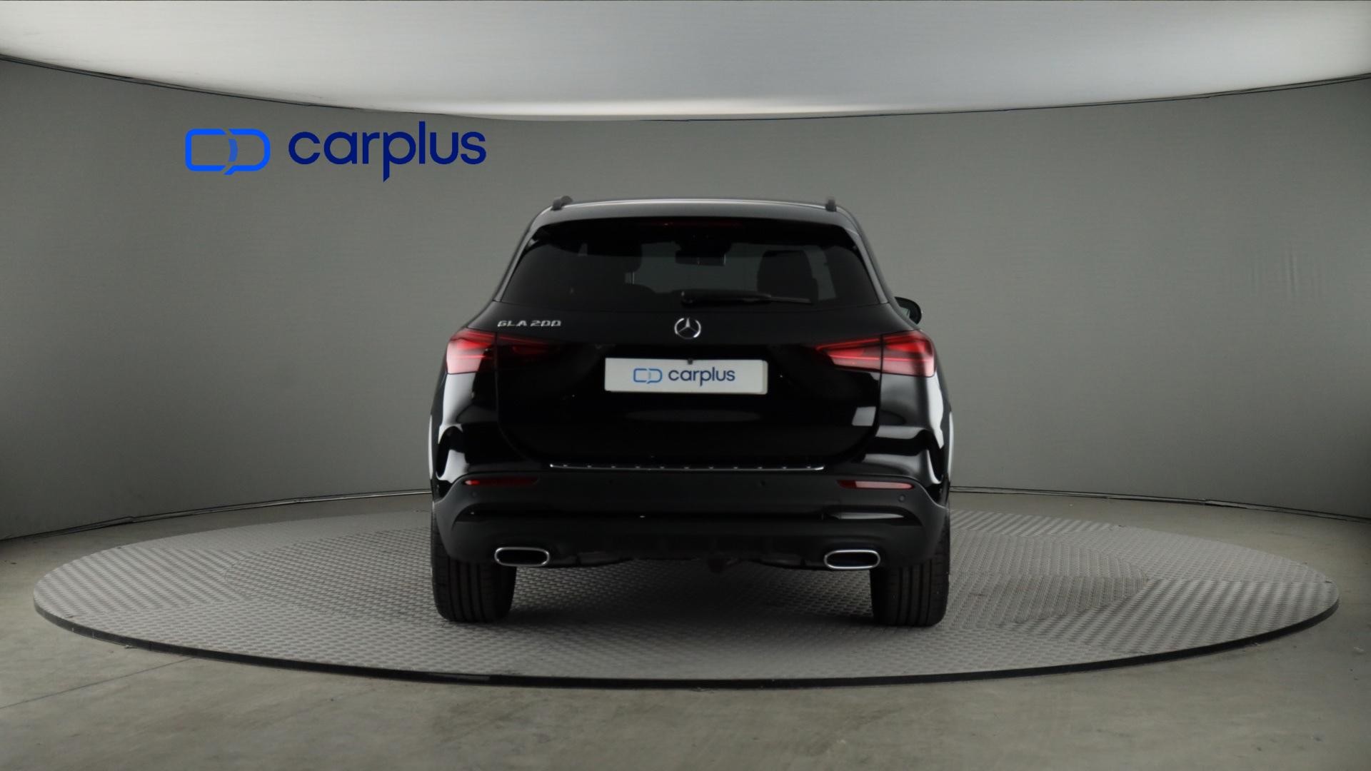 Mercedes-Benz GLA - 2