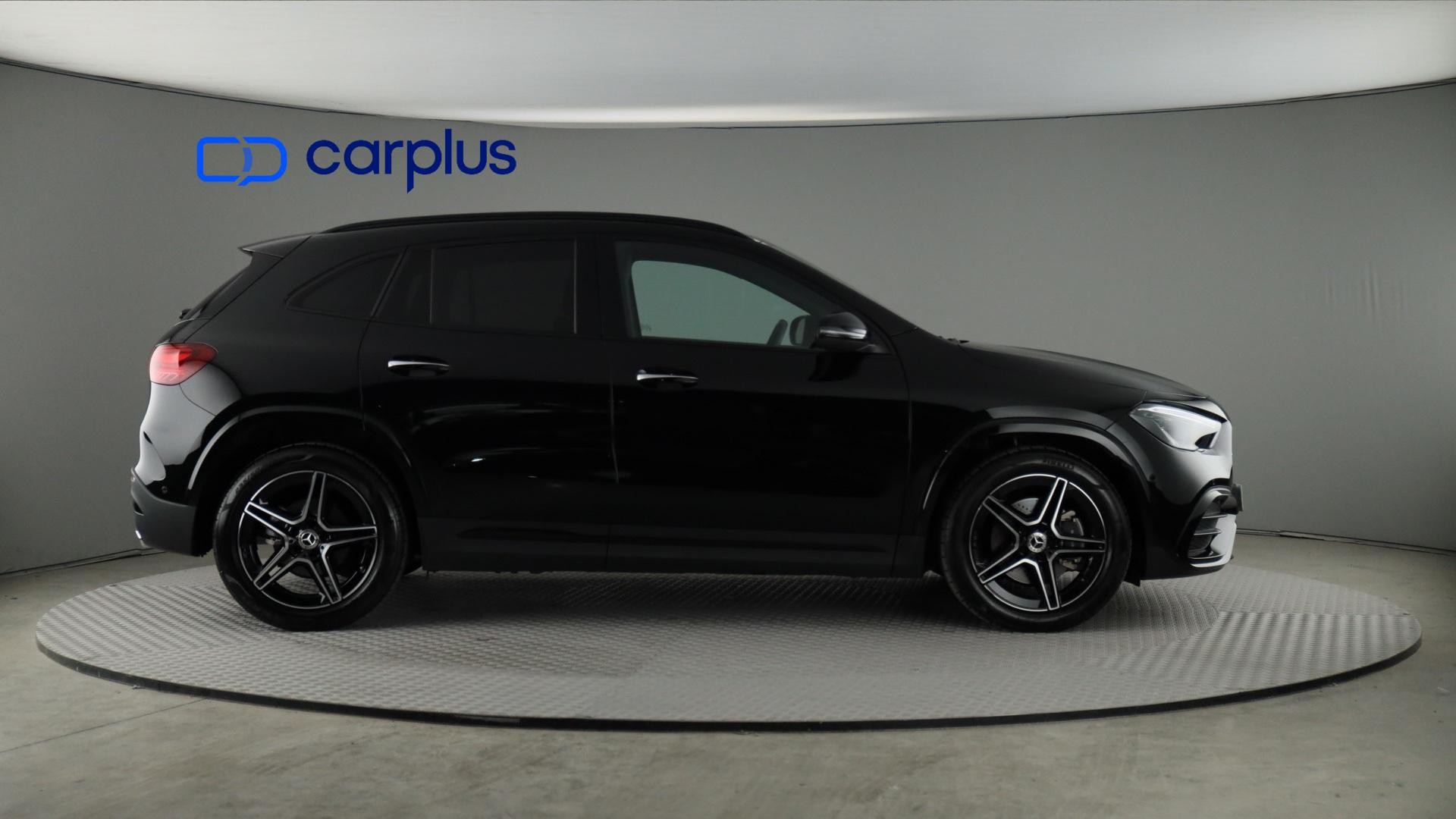 Mercedes-Benz GLA - 7