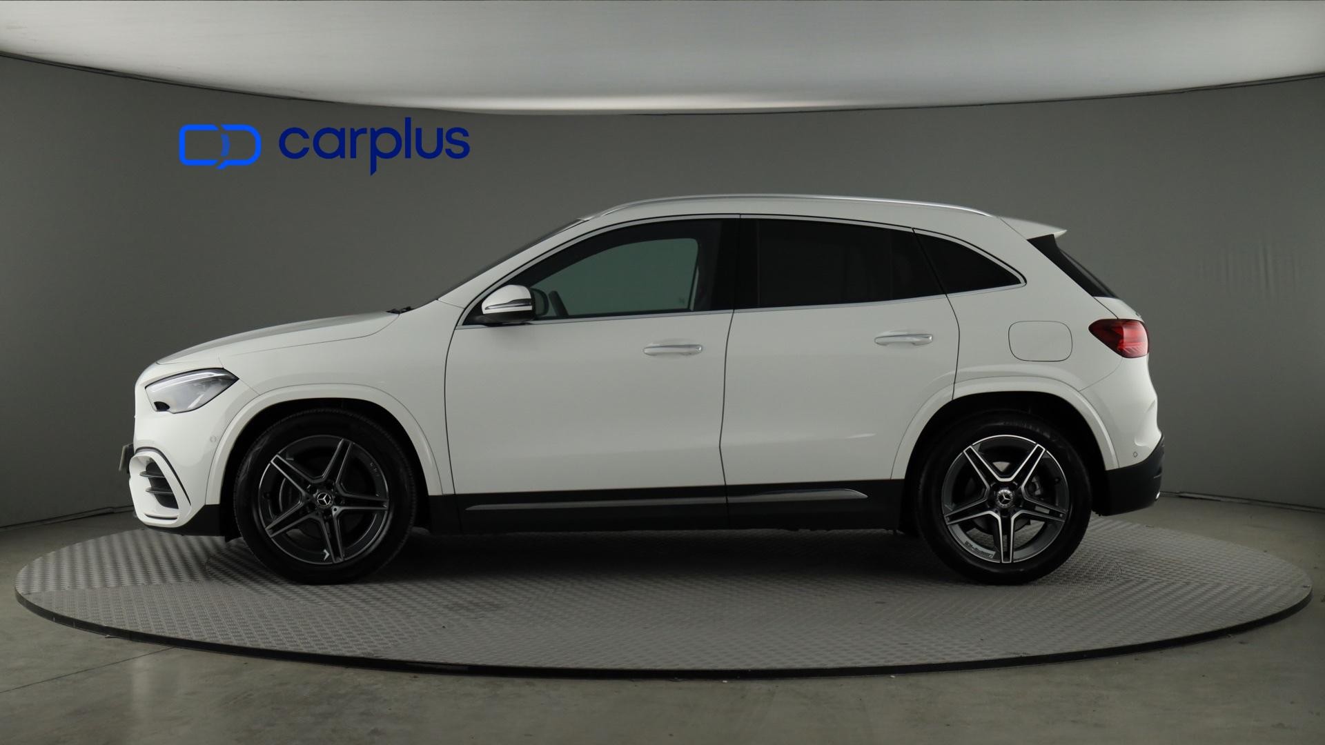 Mercedes-Benz GLA - 4