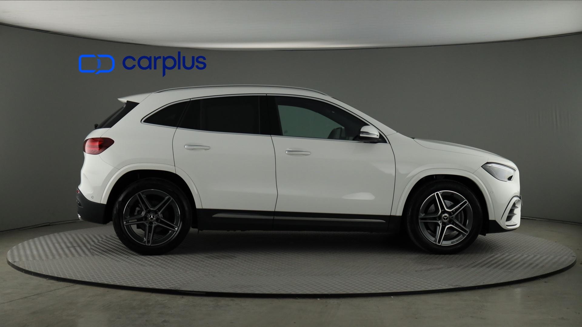 Mercedes-Benz GLA - 7