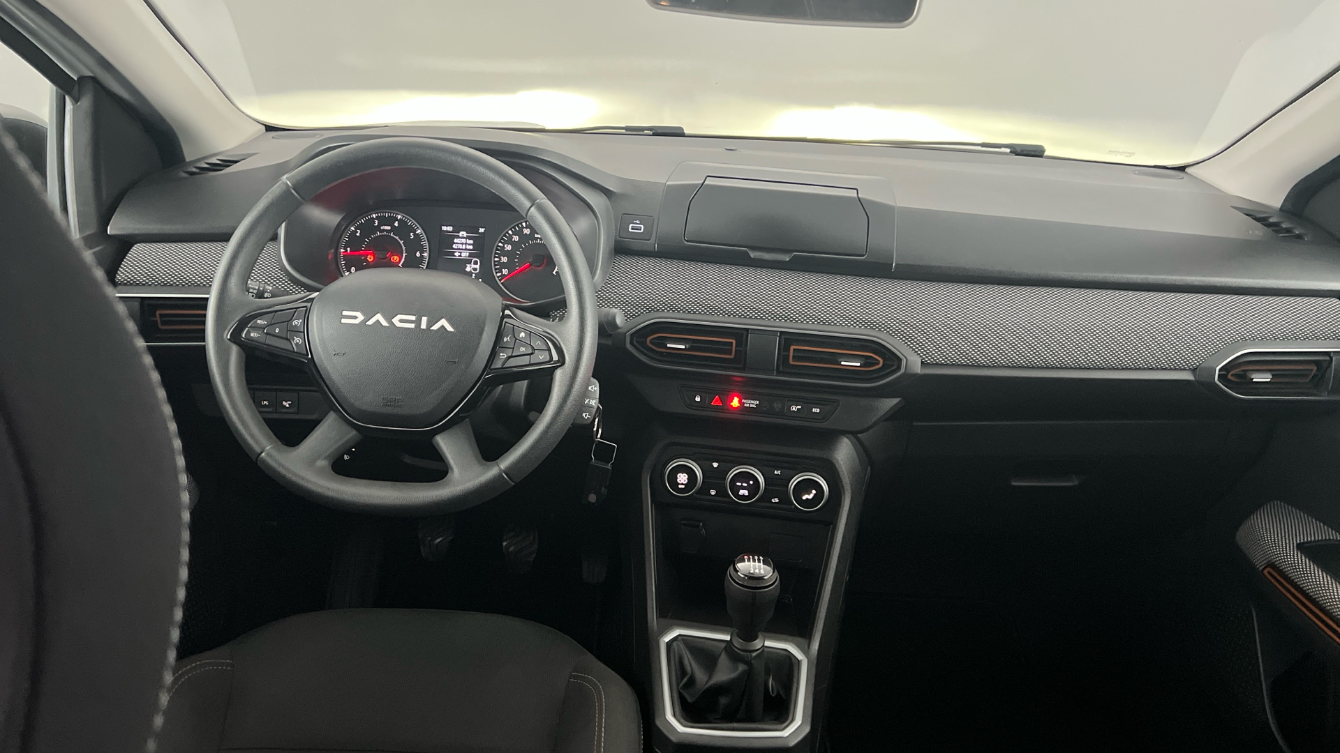 Dacia Sandero - 10