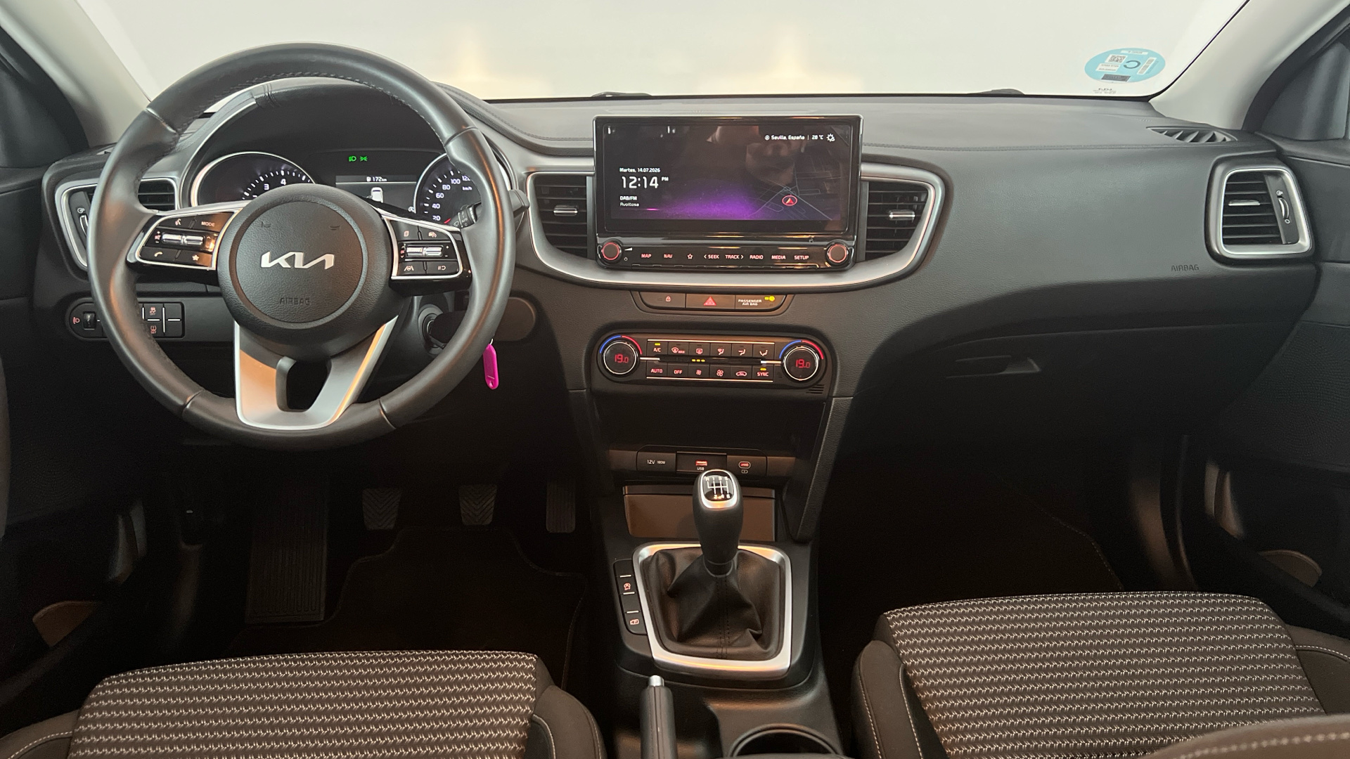 Kia Ceed - 10