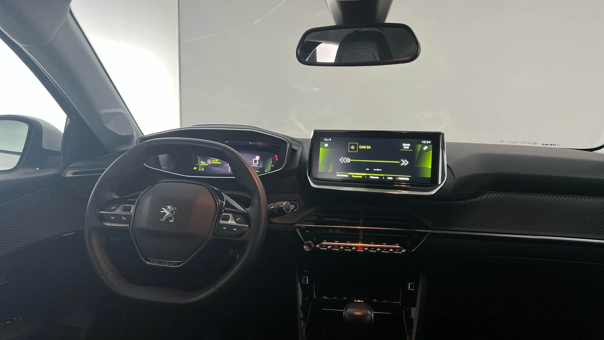 Peugeot 208 - 10