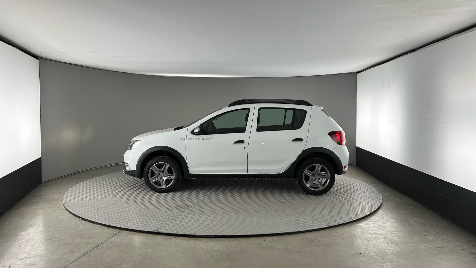 Dacia Sandero - 4
