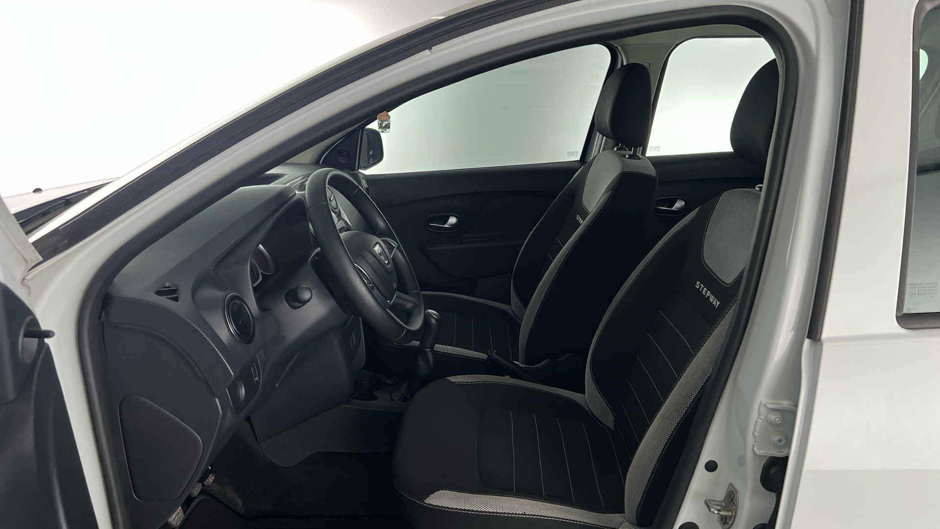 Dacia Sandero - 11