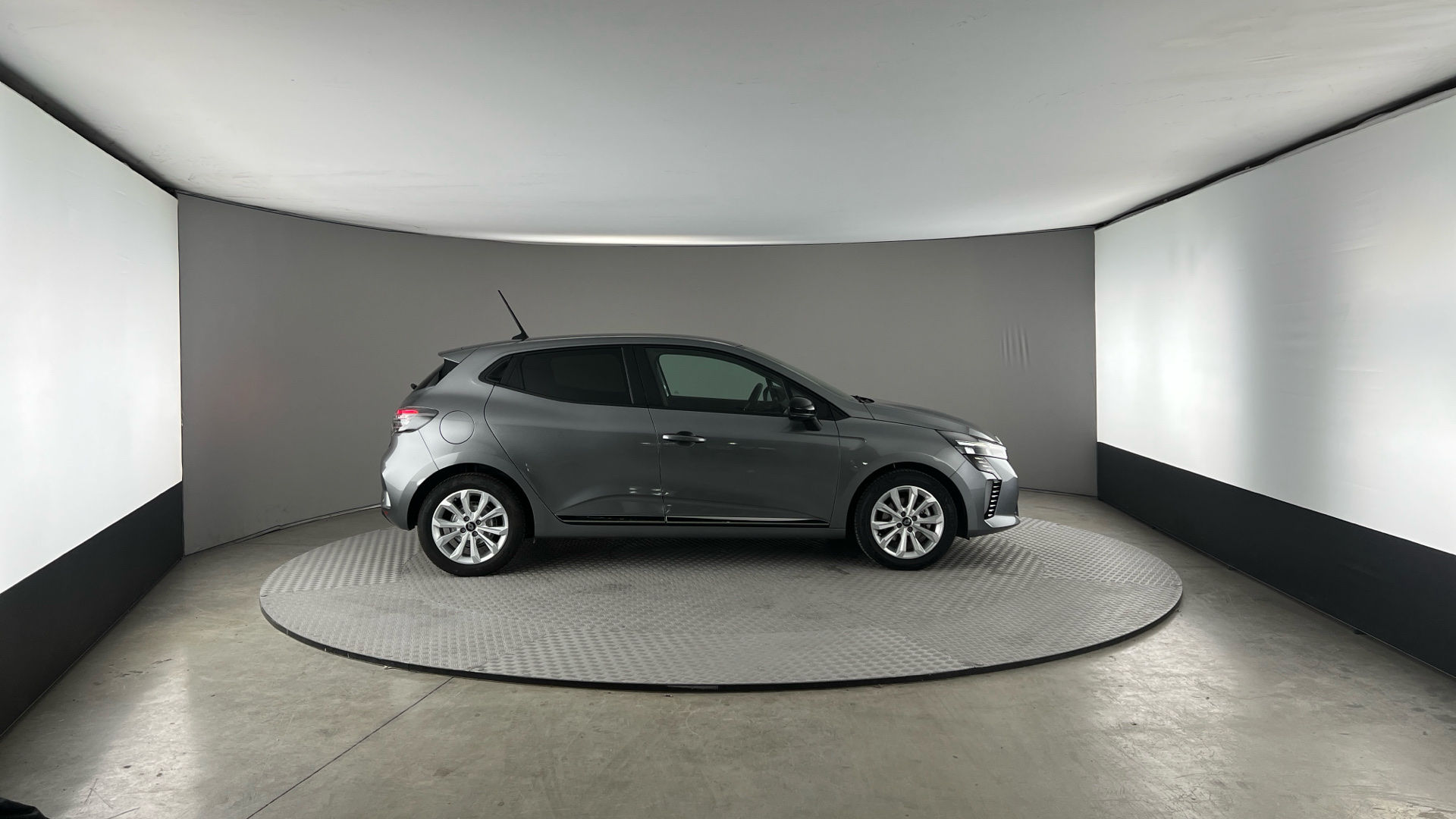 Renault Clio - 8