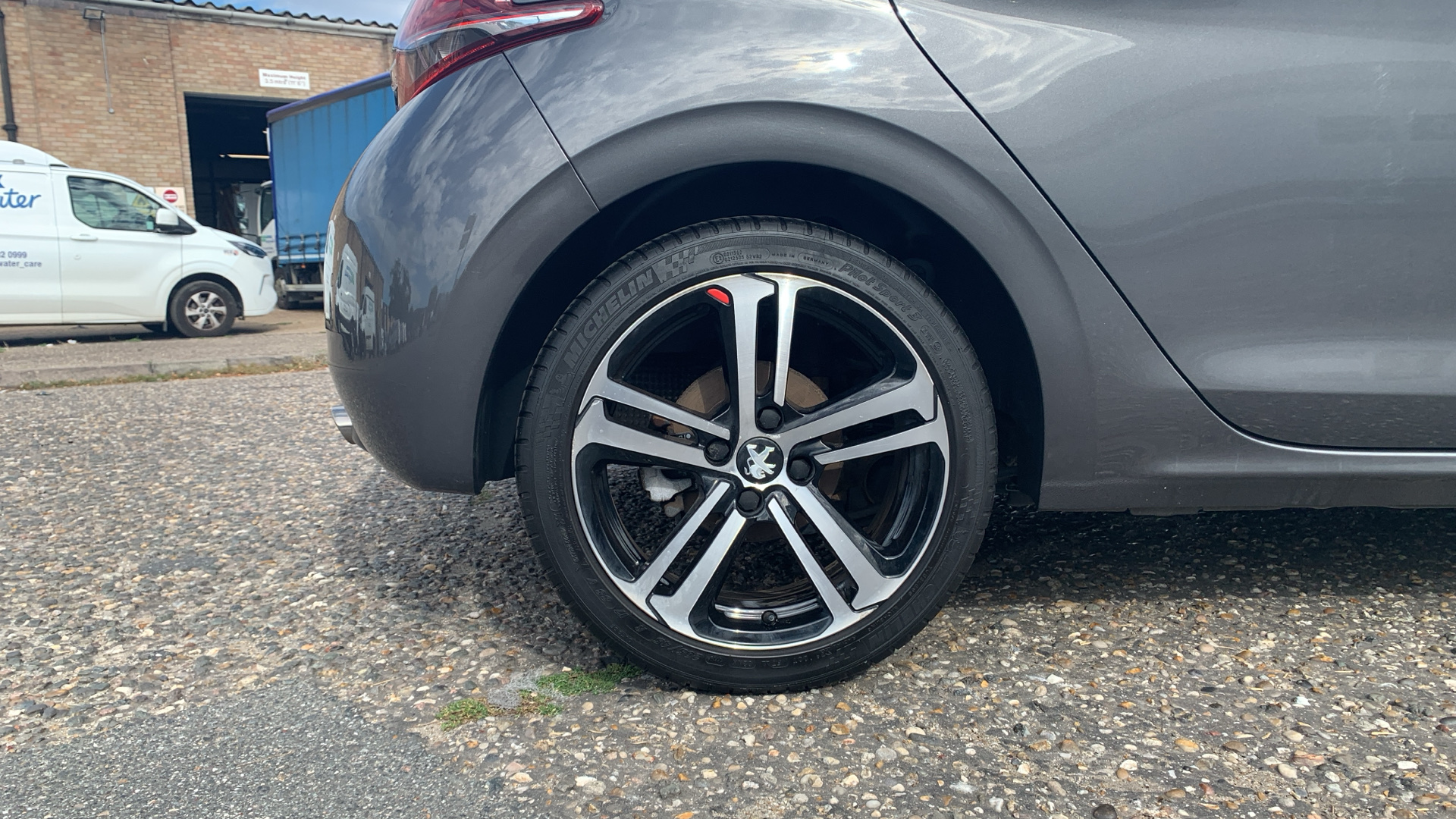 car image