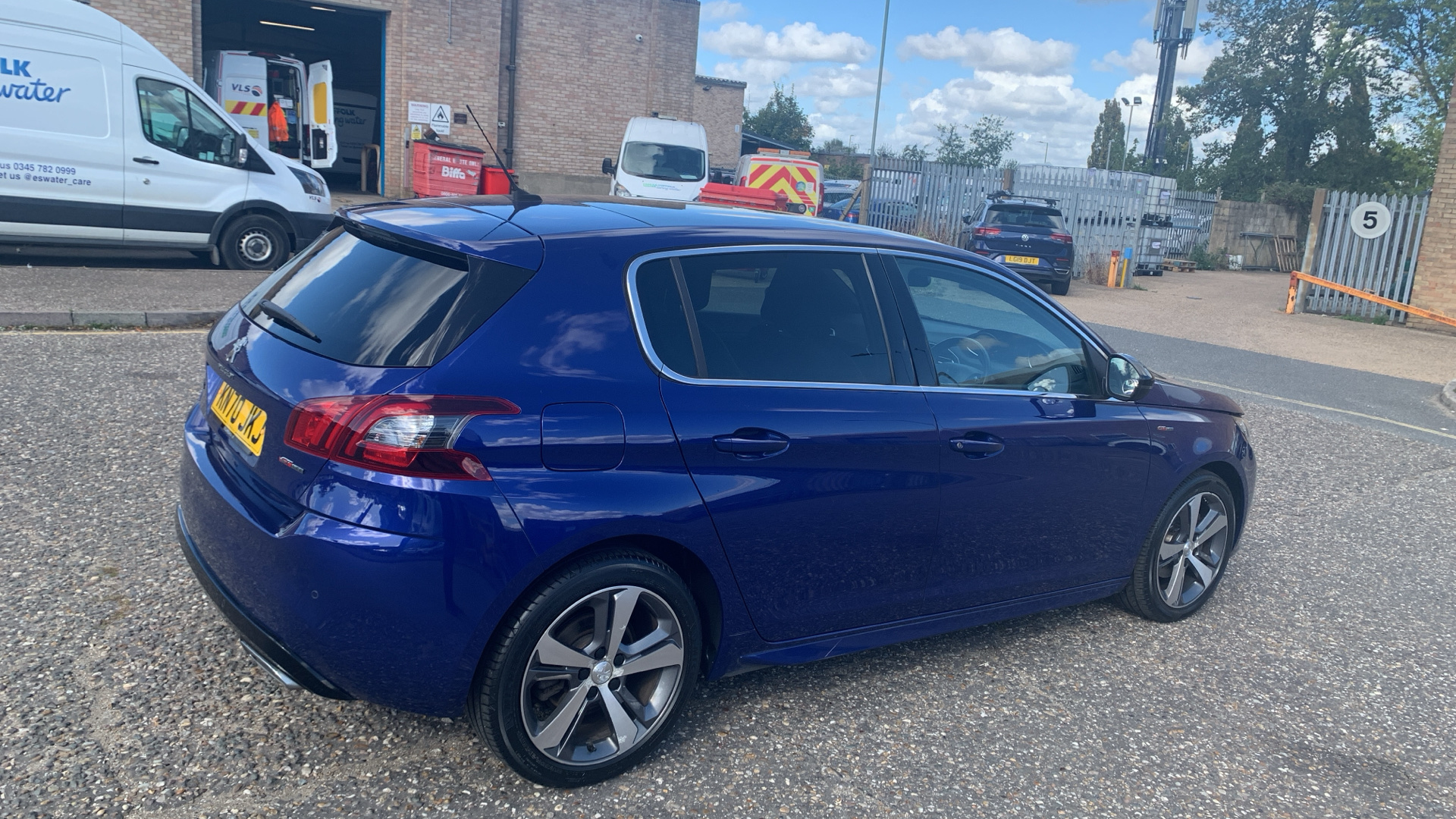 car image