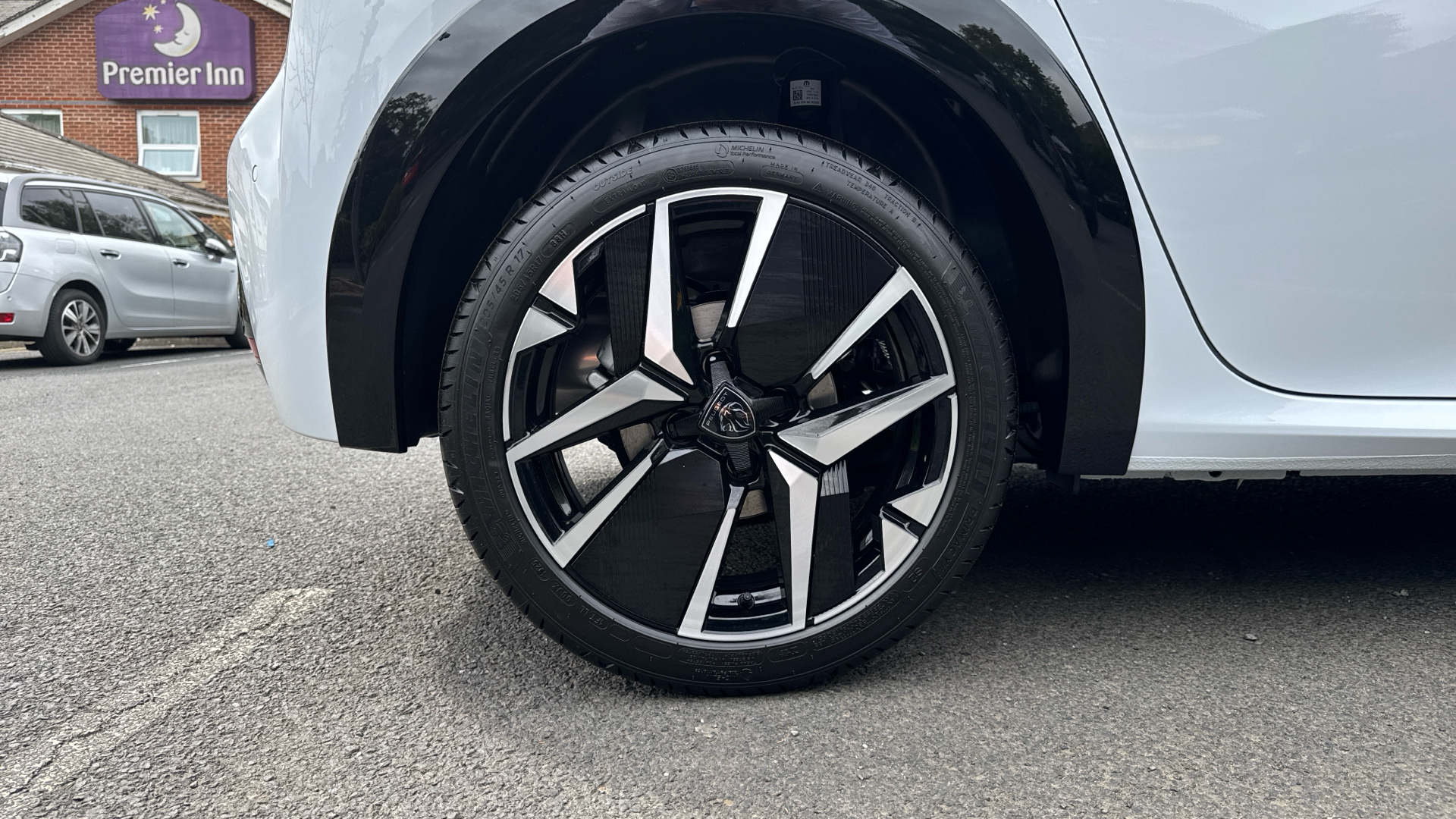 car image