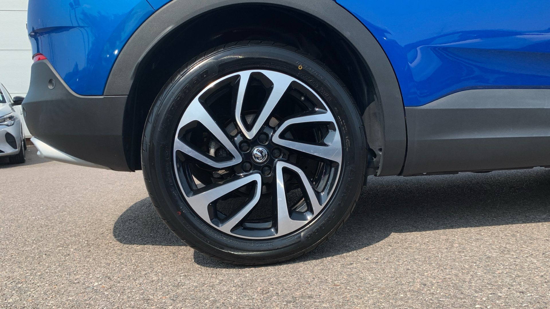 car image