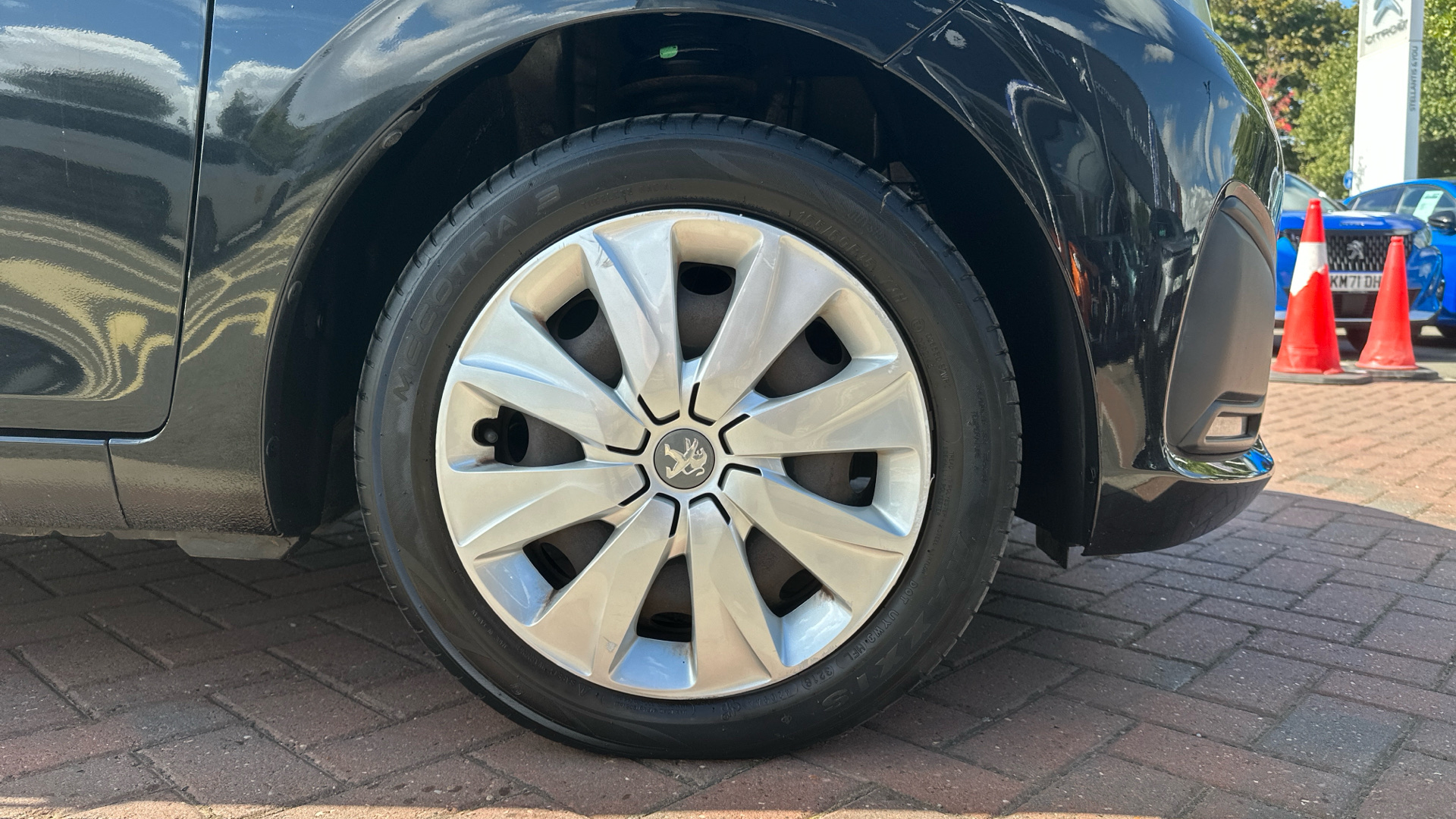 car image