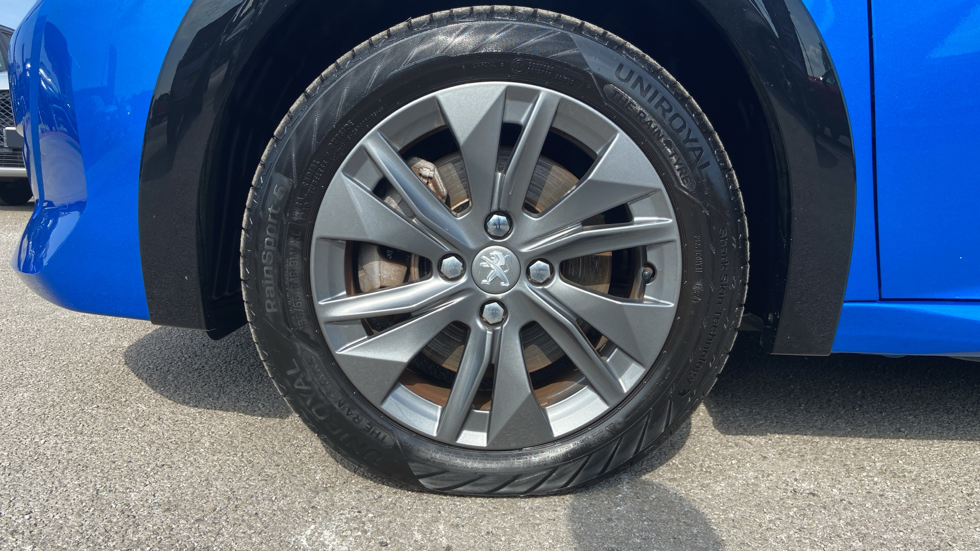 car image