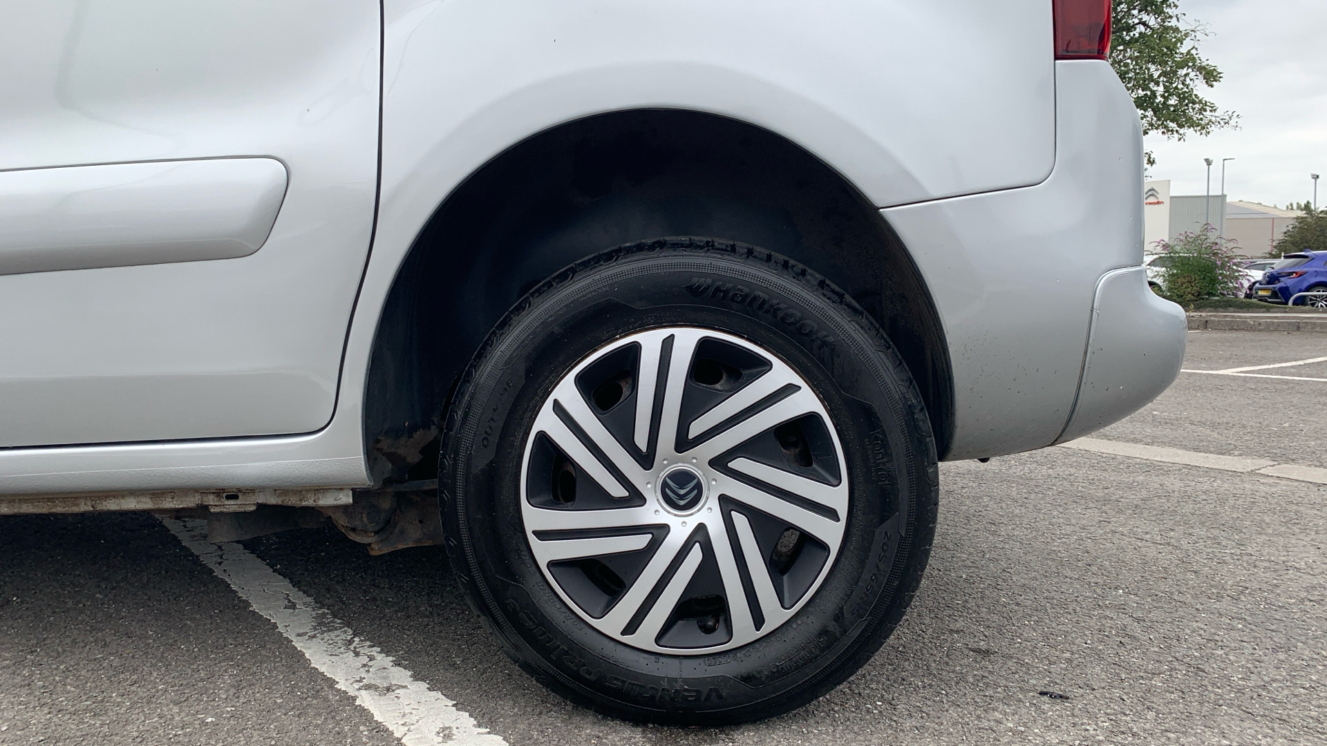 car image