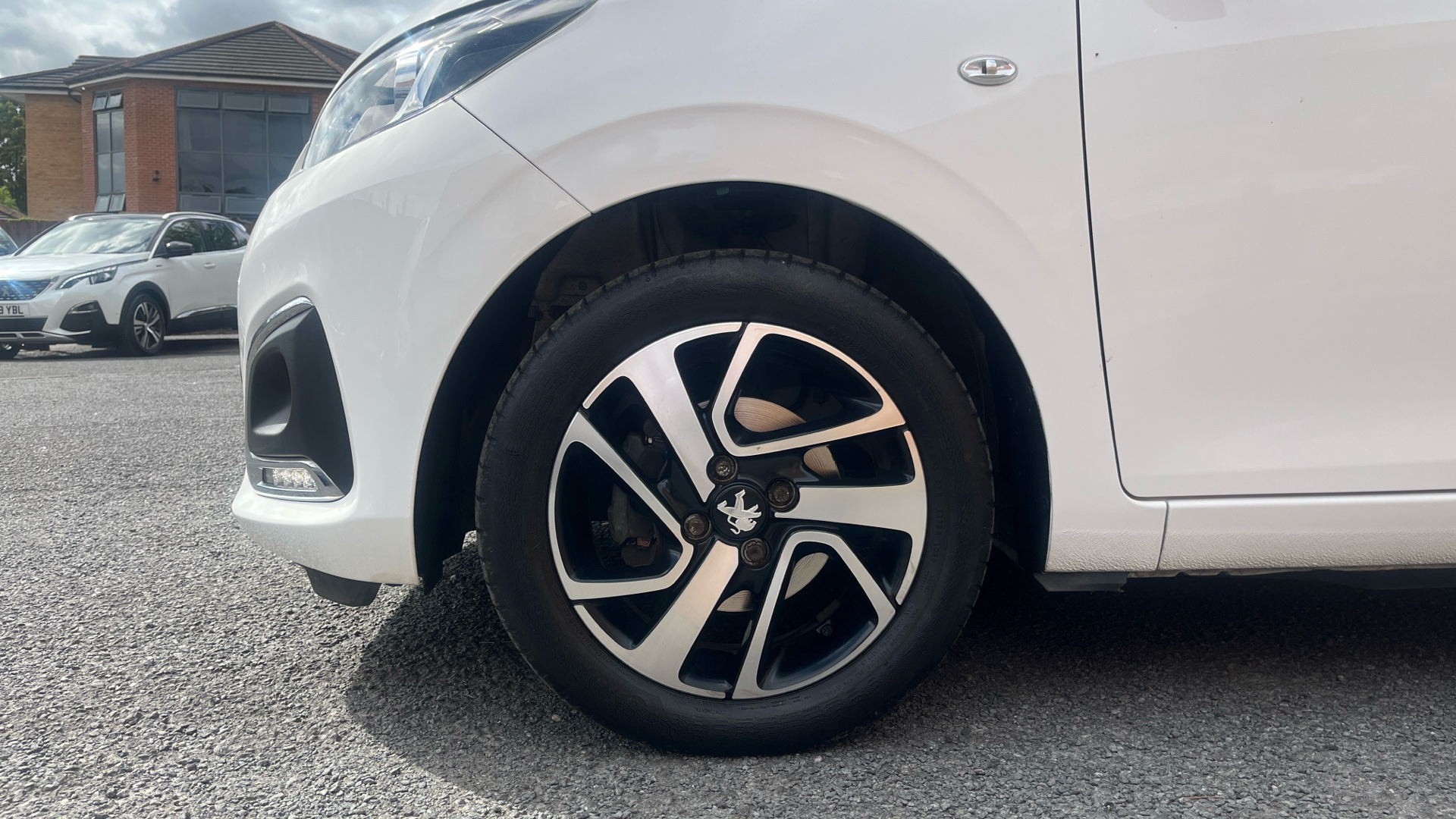 car image
