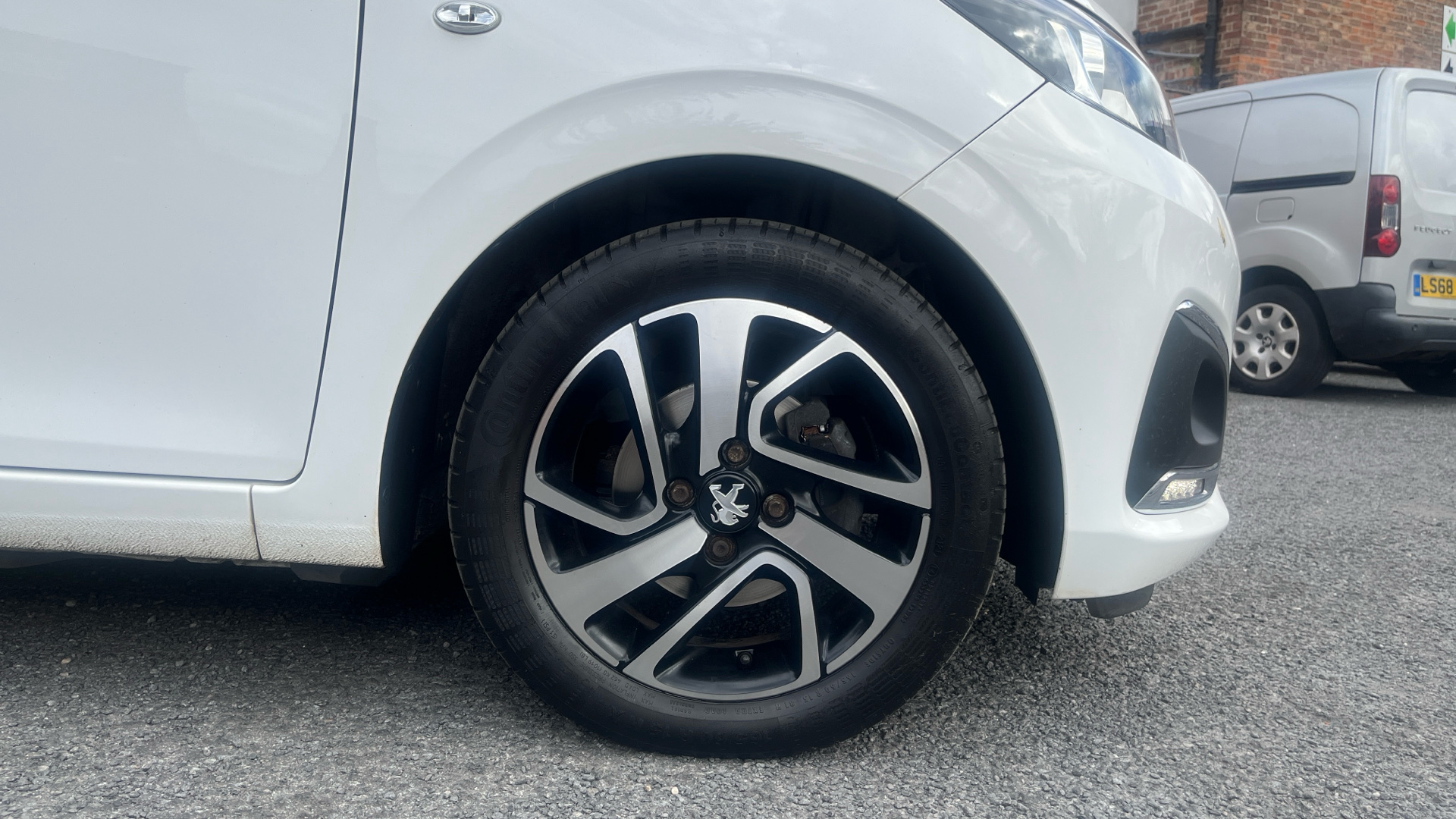 car image