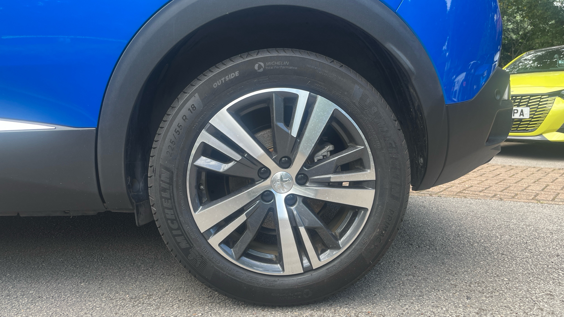 car image