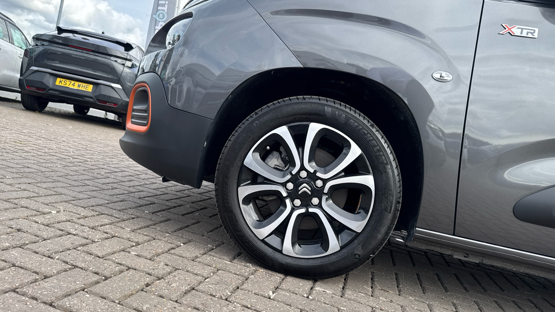 car image