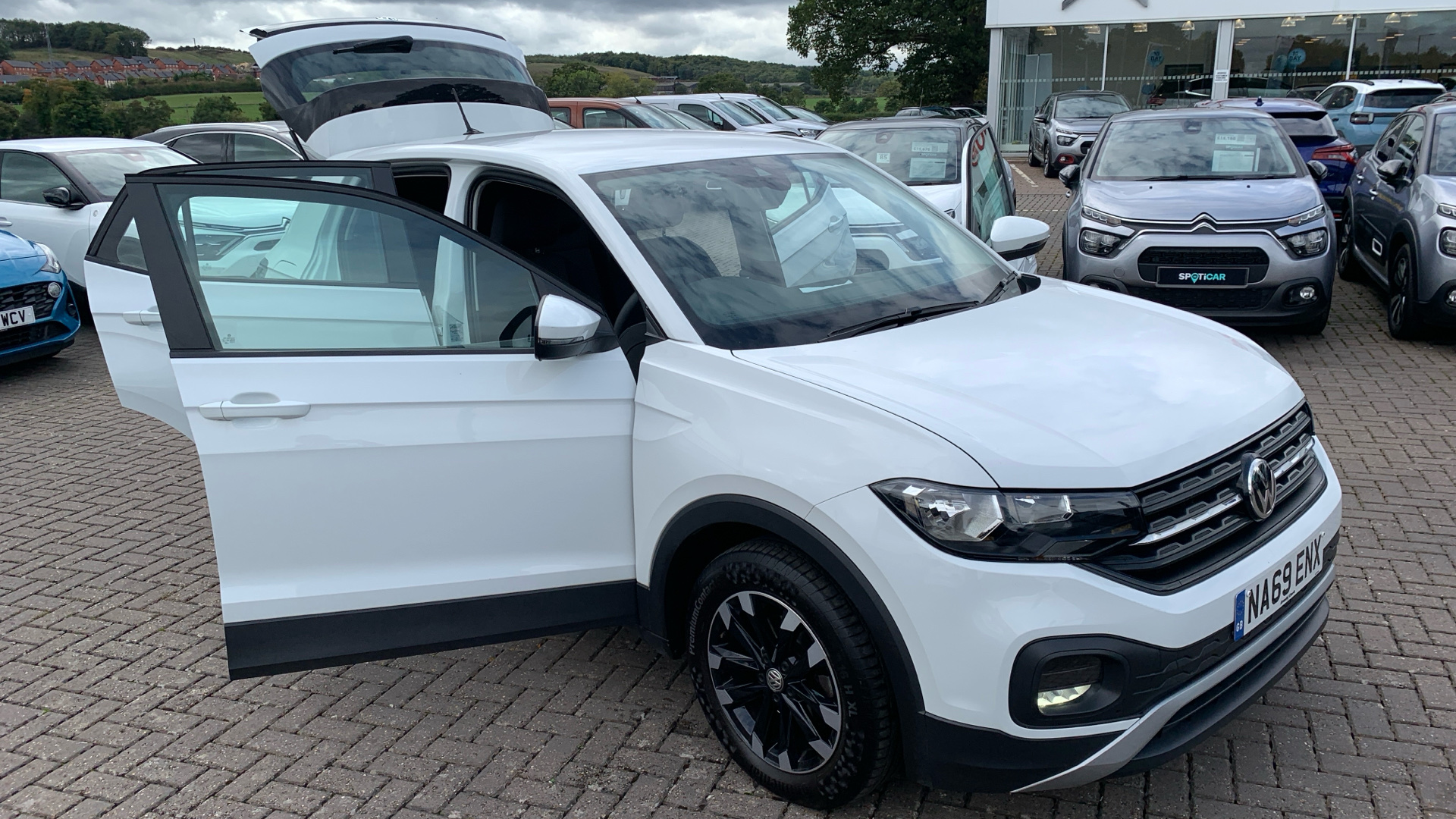 car image