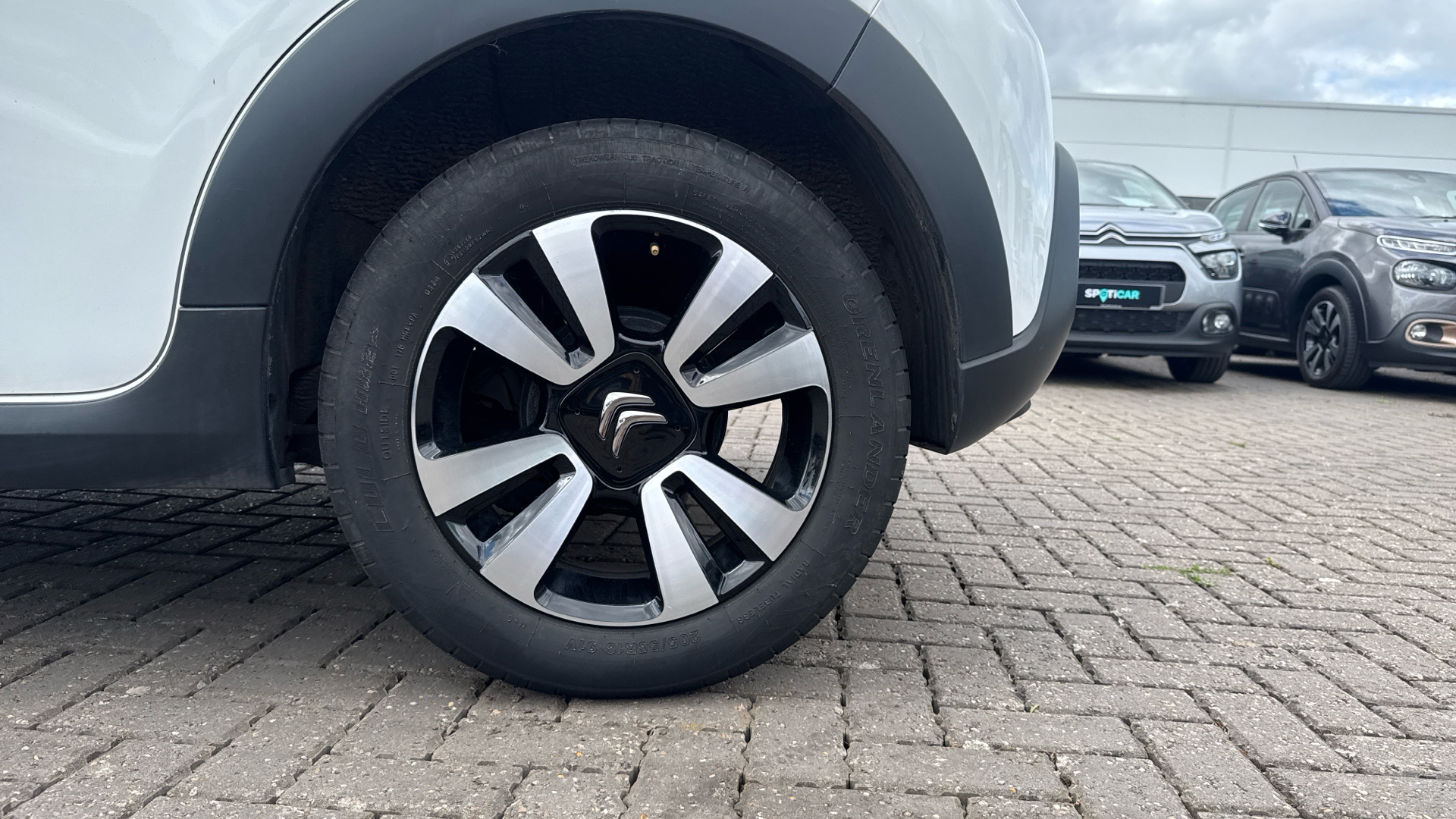 car image