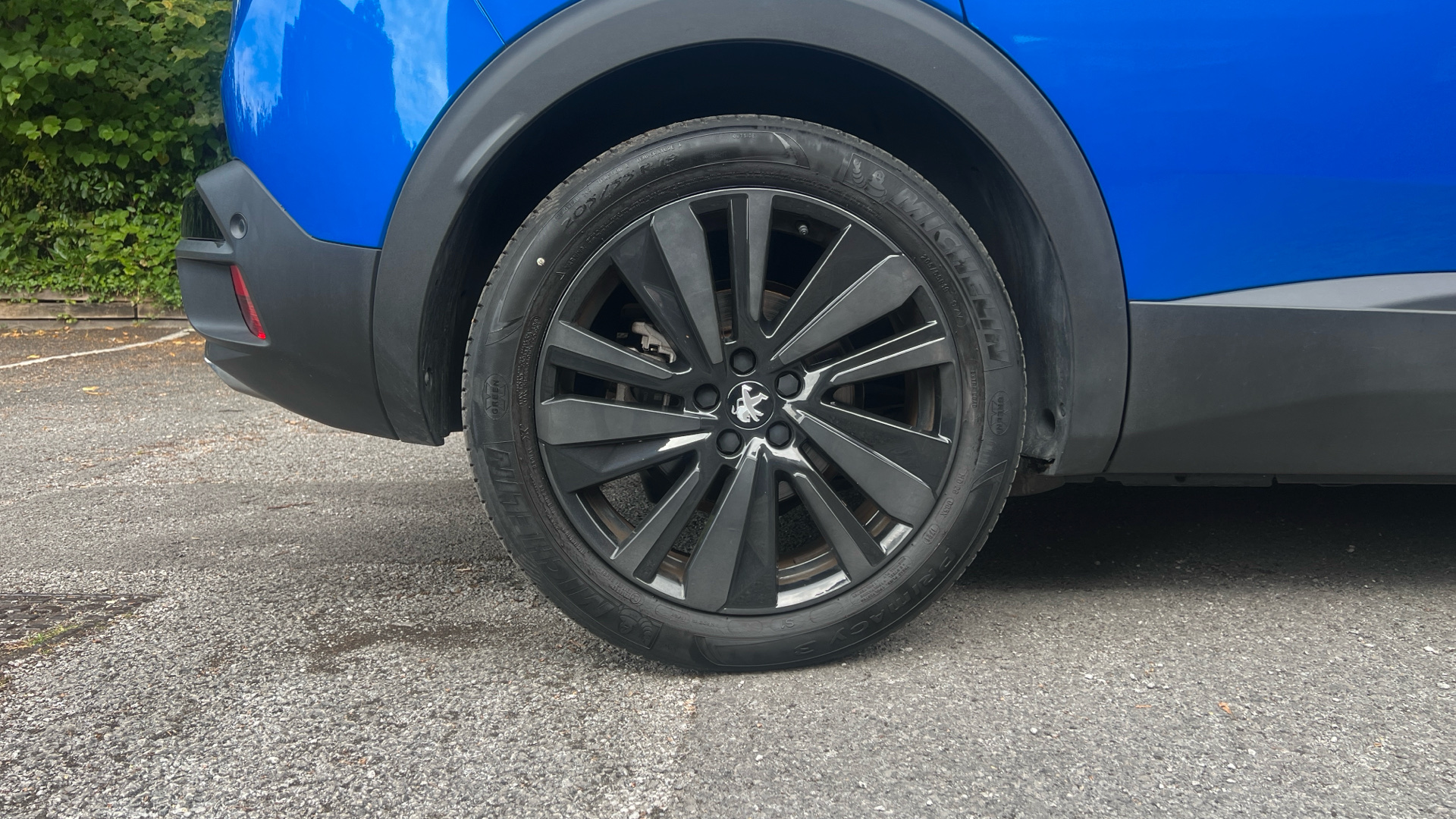 car image