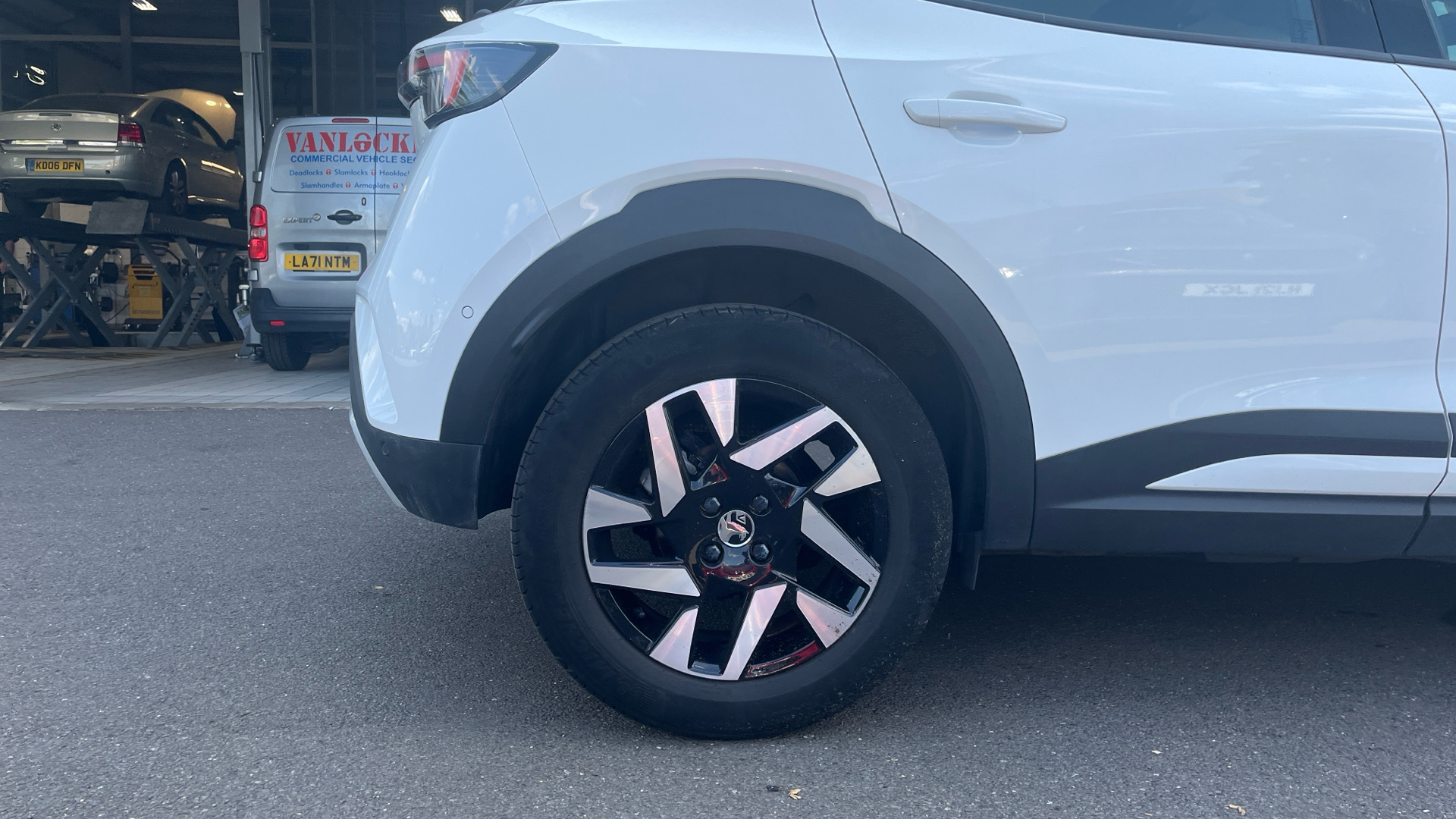 car image