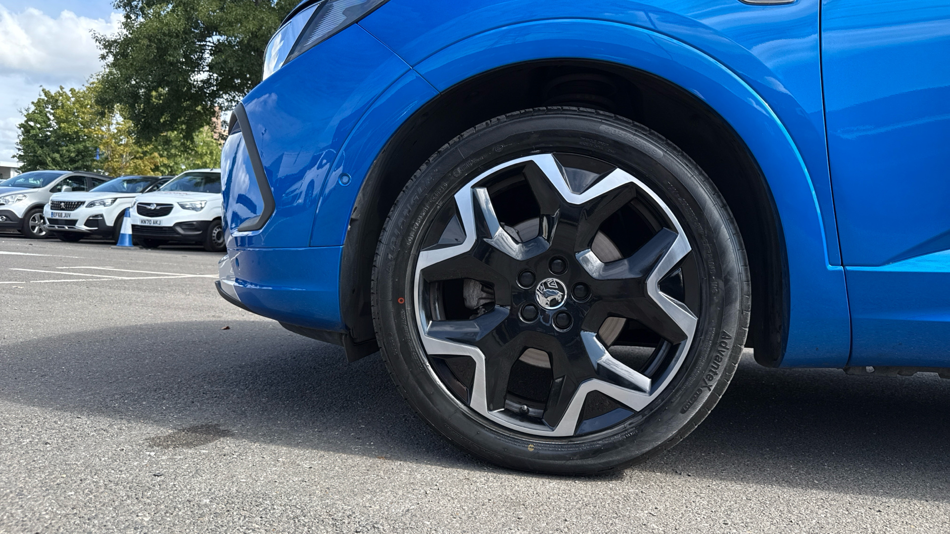 car image