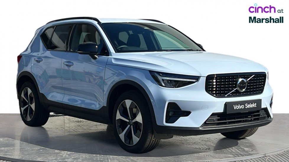 2025 Volvo XC40
