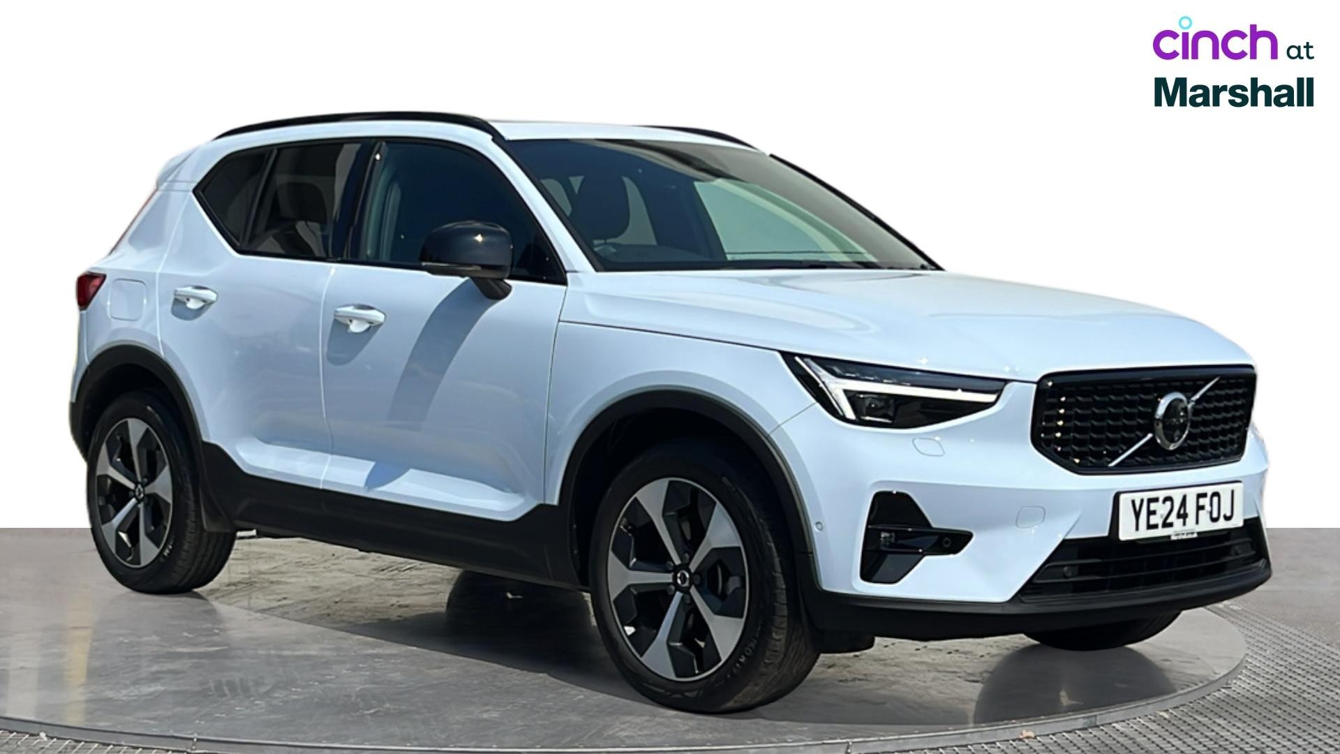 Volvo XC40 listing photo