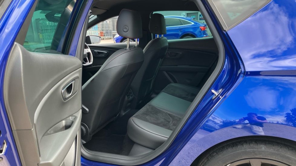 SEAT Leon 1.5 TSI EVO 150 FR Black Edition [EZ] 5dr Petrol Hatchback - Image 16