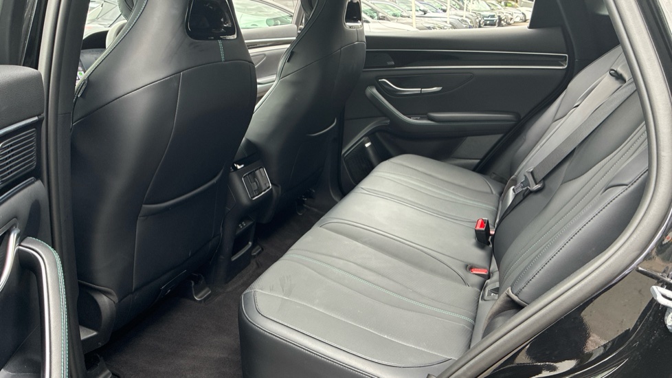 BYD Seal U 1.5 DM-i Comfort 5dr Auto Estate - Image 16