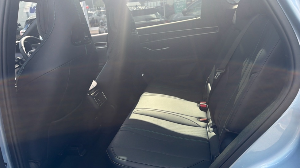 BYD Seal U 1.5 DM-i Boost 5dr Auto Estate - Image 16