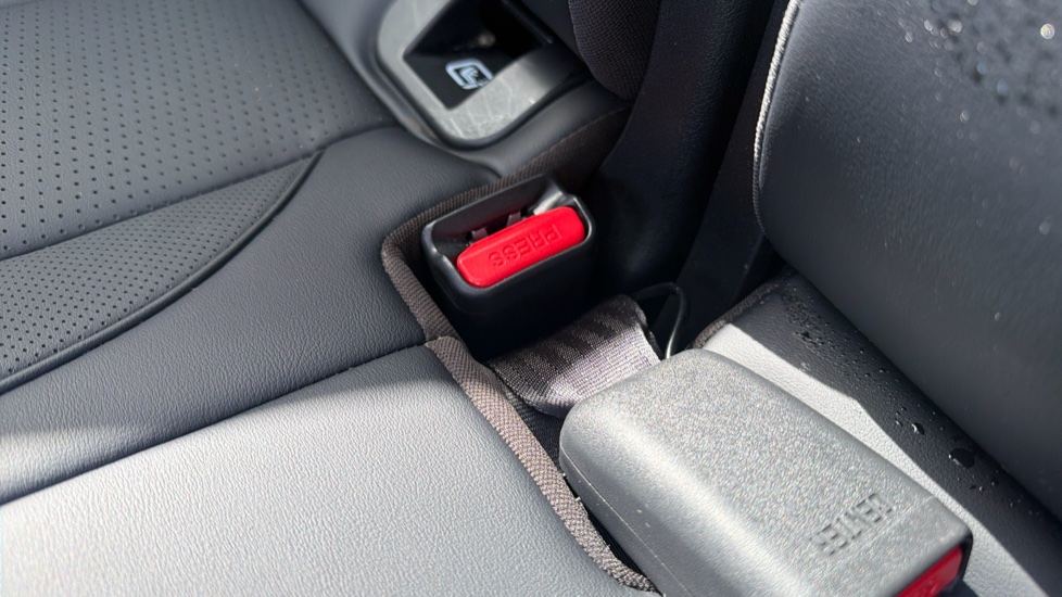 BYD Seal U 1.5 DM-i Boost 5dr Auto Estate - Image 17