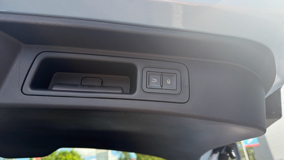 BYD Seal U 1.5 DM-i Boost 5dr Auto Estate - Image 21